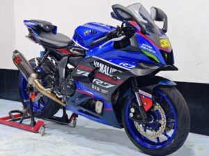 Yamaha YZF-R7 BLUE 2021