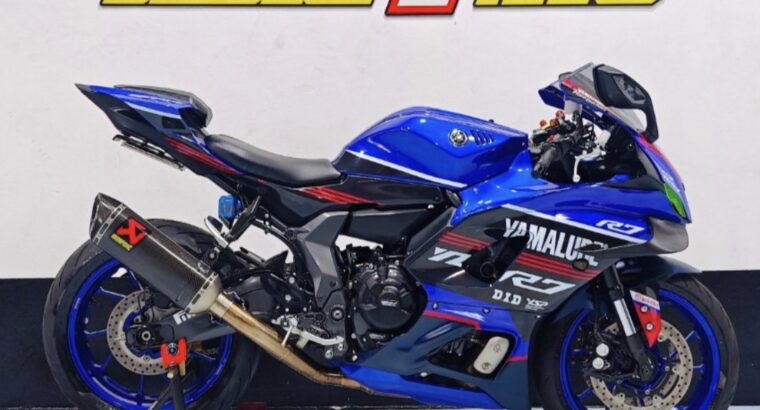 Yamaha YZF-R7 BLUE 2021