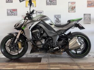KAWASAKI Z1000 BIKE