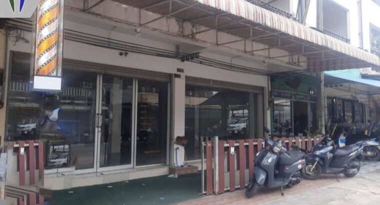 Commercial building for rent