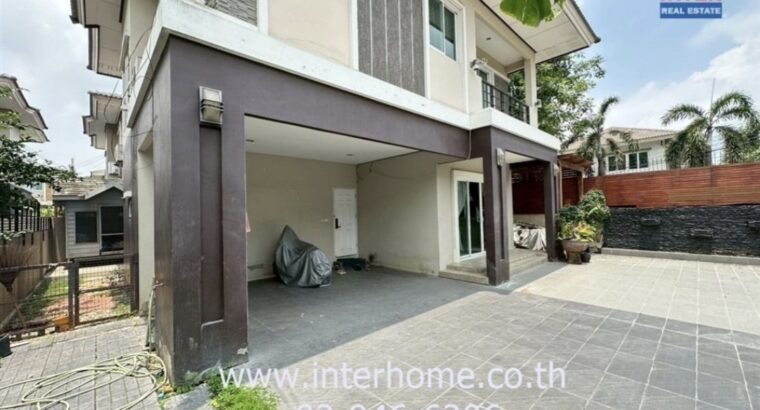 Two-story detached house for sale