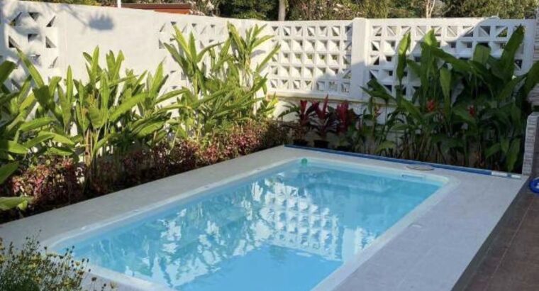 ผู้สร้างสระว่ายน้ำ